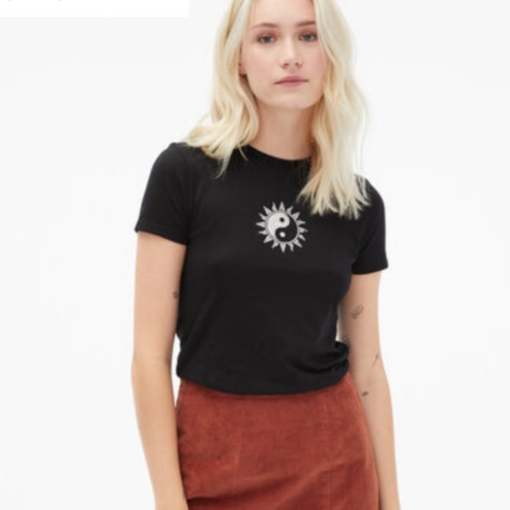 Free State (Aeropostale) Yin Yang Sun Graphic Tee